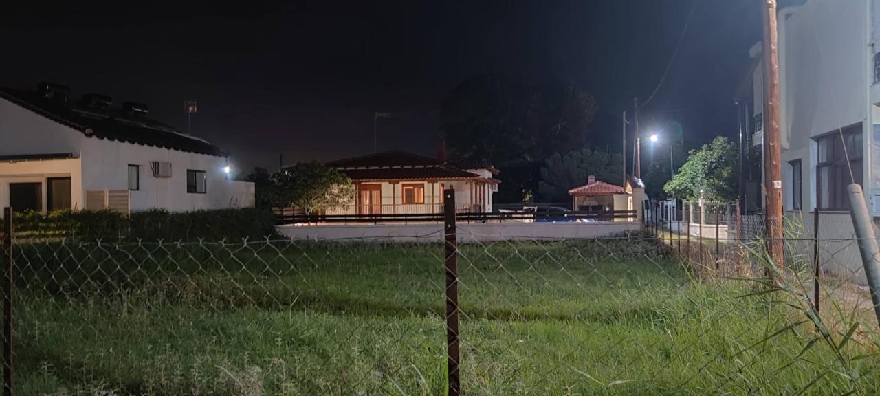 Enalio Beach House Nea Kallikrateia Buitenkant foto