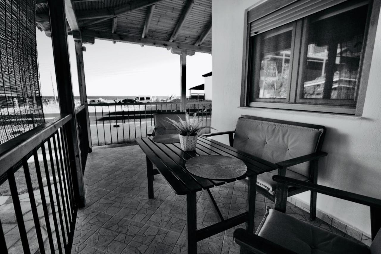Enalio Beach House Nea Kallikrateia Buitenkant foto